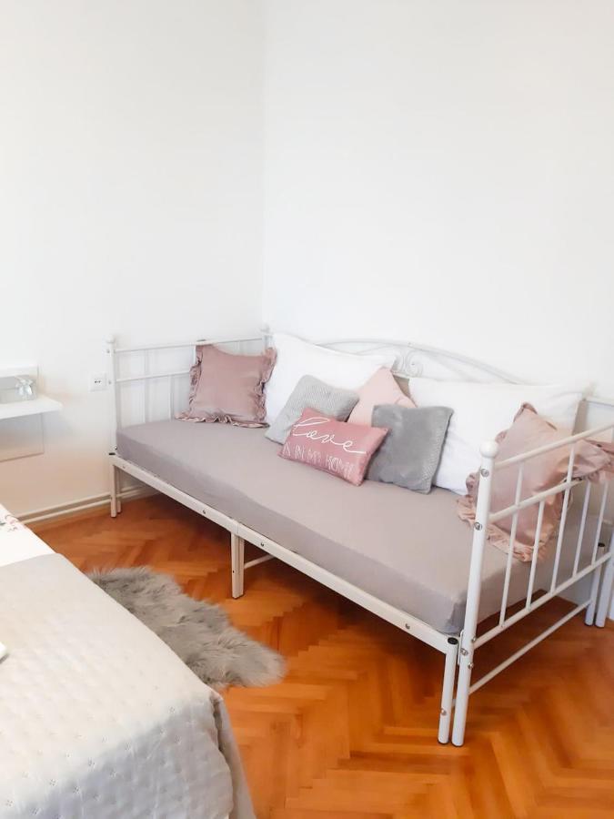 Apartments Sara 珀德垂那 外观 照片