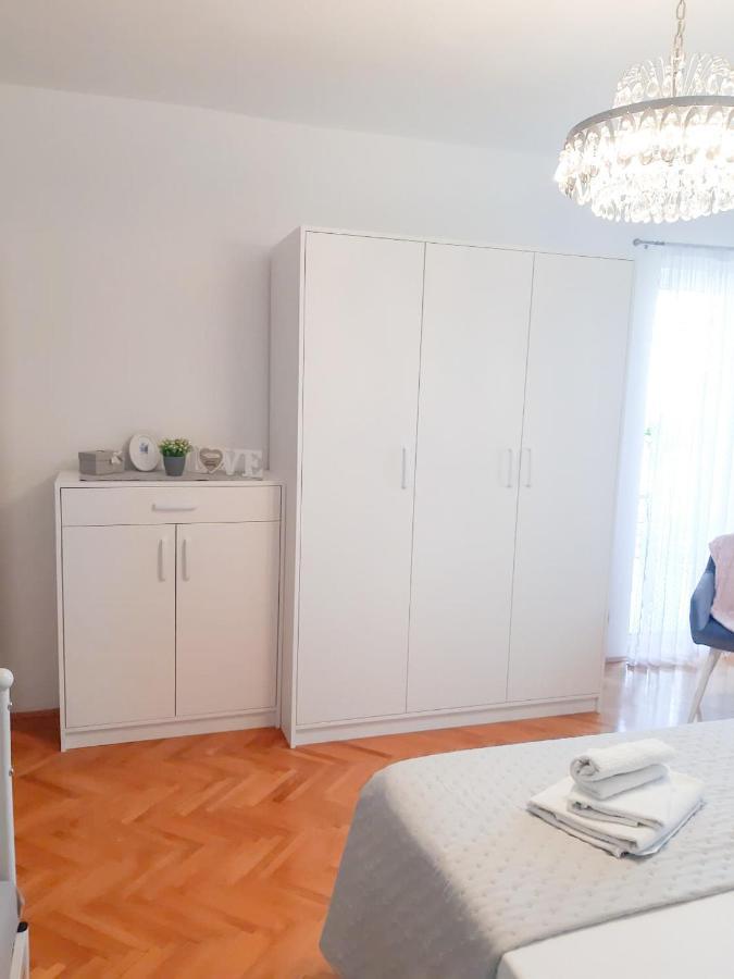 Apartments Sara 珀德垂那 外观 照片