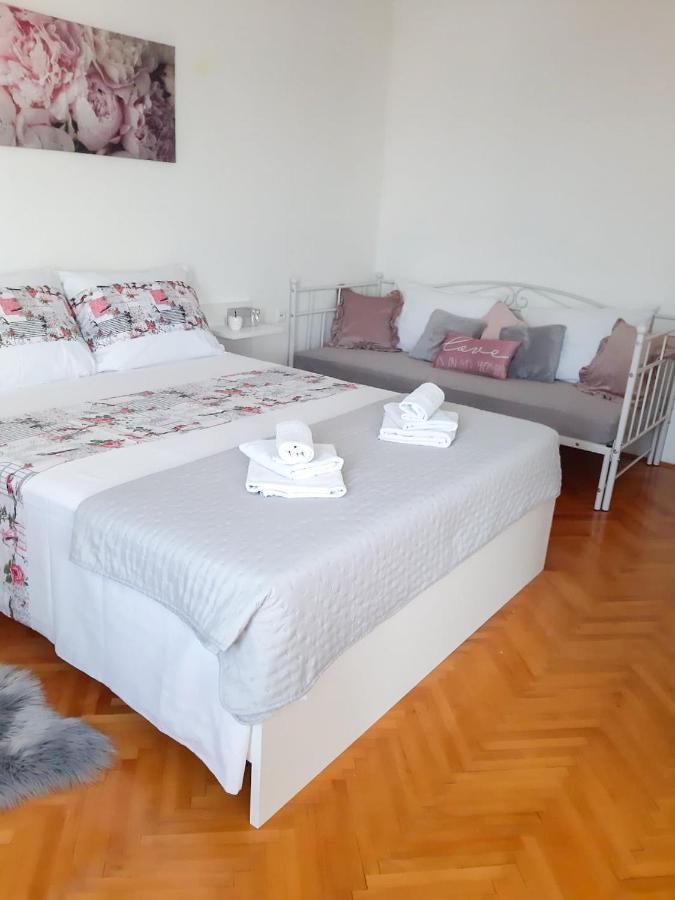 Apartments Sara 珀德垂那 外观 照片