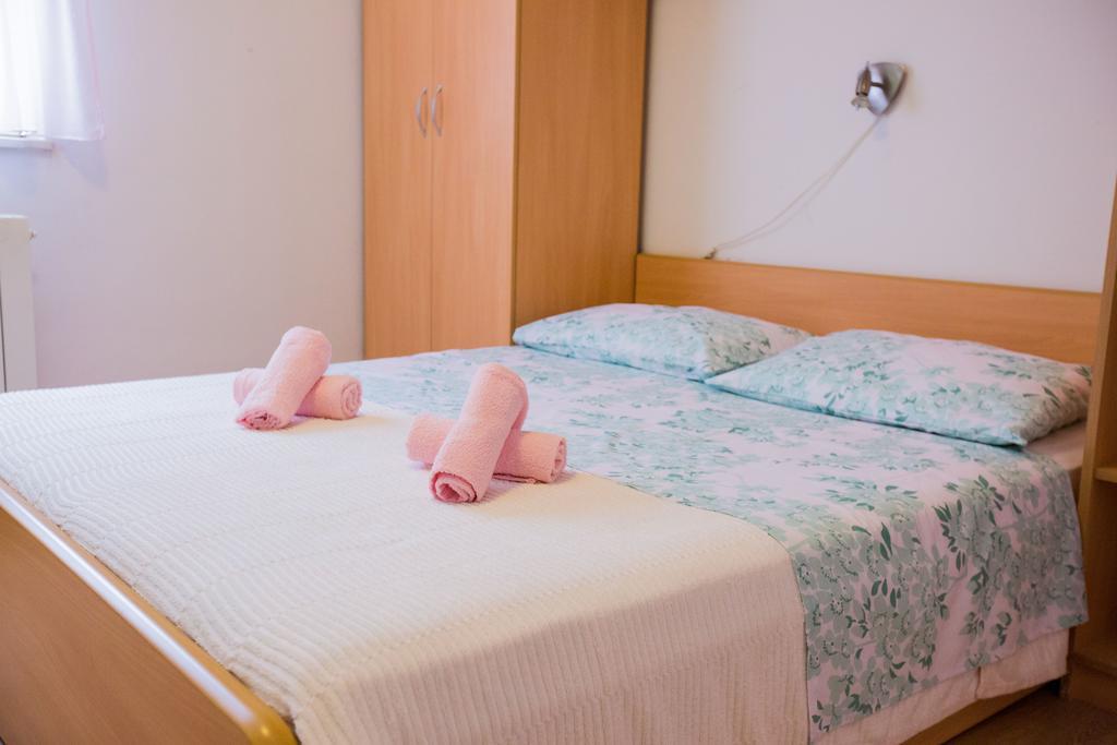 Apartments Sara 珀德垂那 外观 照片